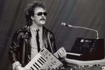 Miha Kralj: Andromeda v živo, 60 let zvoka prihodnosti